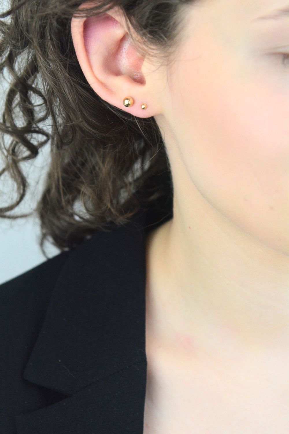 Złote kolczyki kulki 3 mm 333 – unisex, lekkie sztyfty.jpg
